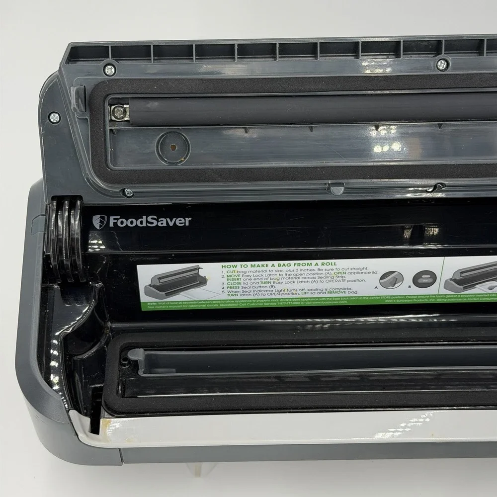 FoodSaver FM2000-015 Vacuum Sealer Black Accessory Port Electric 120V Tested
